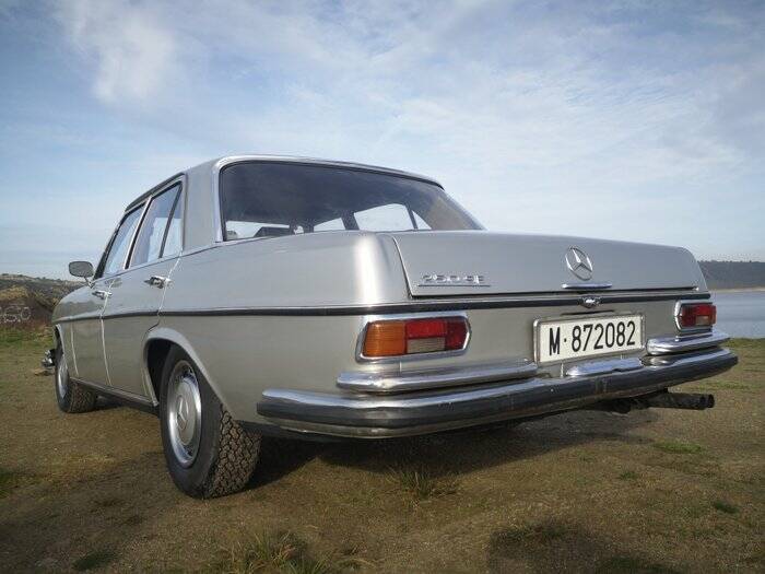 Image 4/7 de Mercedes-Benz 250 (1970)