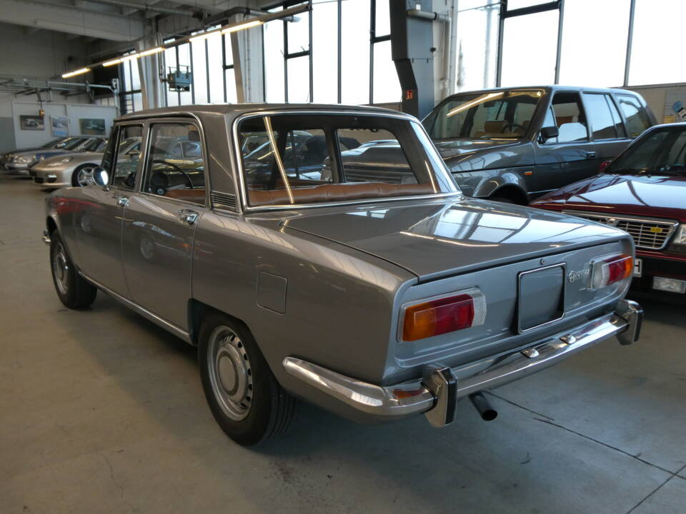 Immagine 28/40 di Alfa Romeo 1750 Berlina (1968)