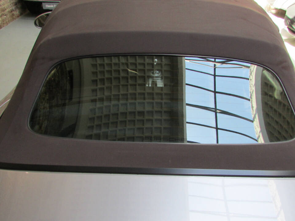 Image 18/21 of Porsche 911 Carrera 4 GTS (2012)