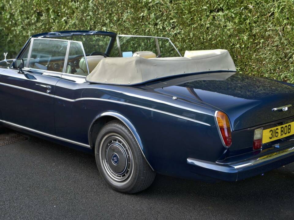 Image 12/50 of Rolls-Royce Corniche III (1990)
