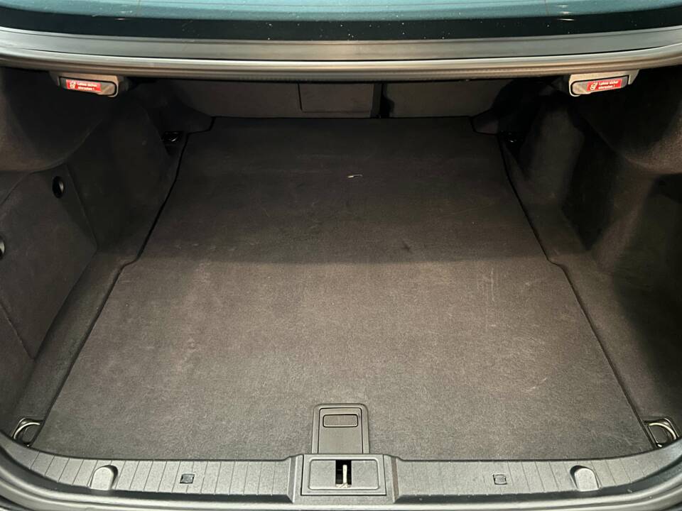 Image 18/20 of Mercedes-Benz E 500 (2002)