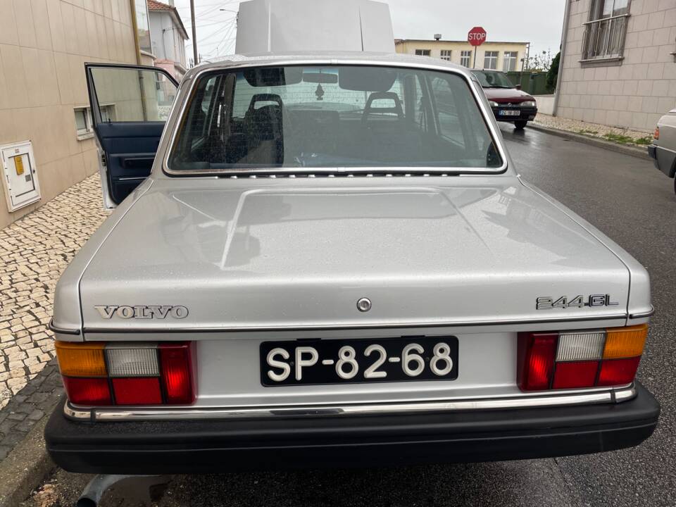 Imagen 12/12 de Volvo 244 GL D (1982)