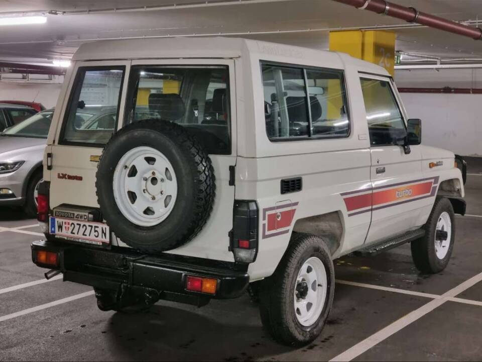 Immagine 9/19 di Toyota Land Cruiser Turbo LJ 70 (1987)