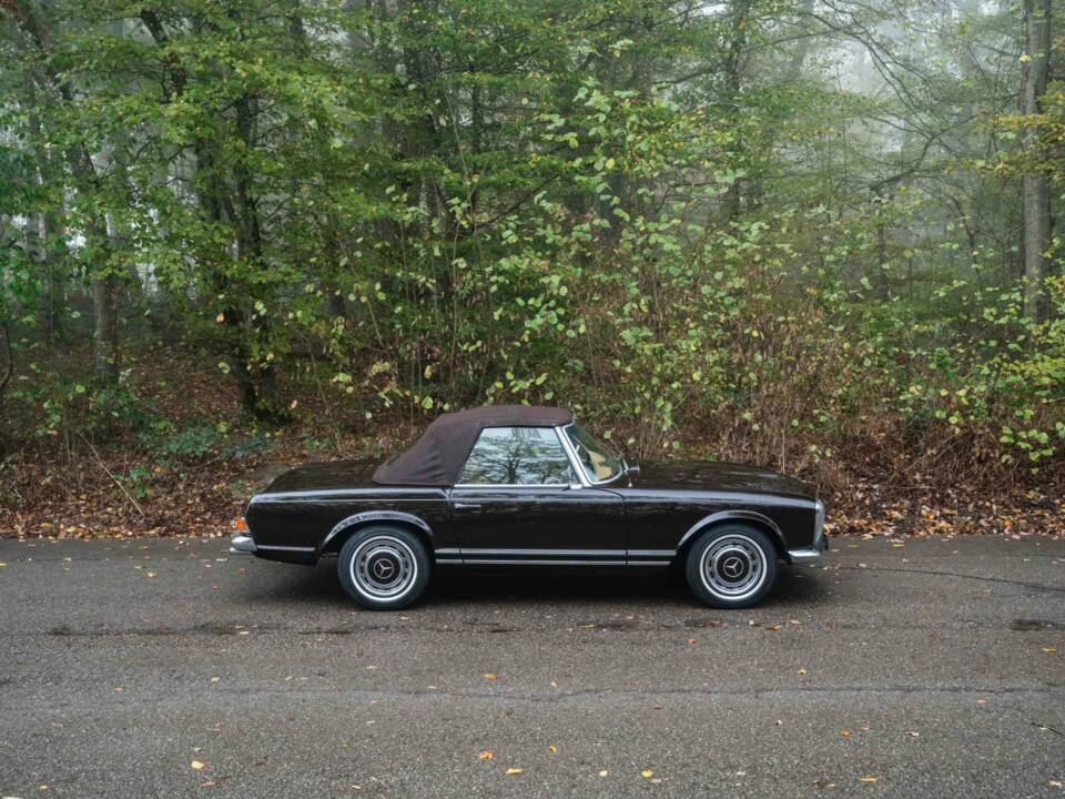 Image 14/28 of Mercedes-Benz 280 SL (1971)
