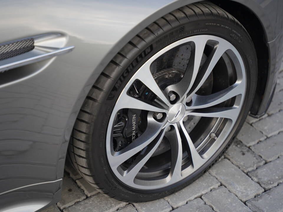 Imagen 35/50 de Aston Martin V12 Vantage (2012)