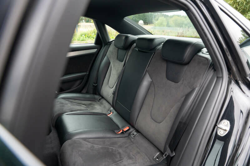 Image 47/50 of Audi S4 (2010)