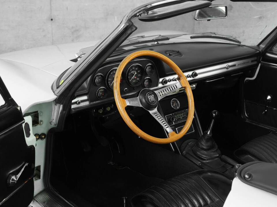 Image 23/50 of FIAT Dino Spider (1967)