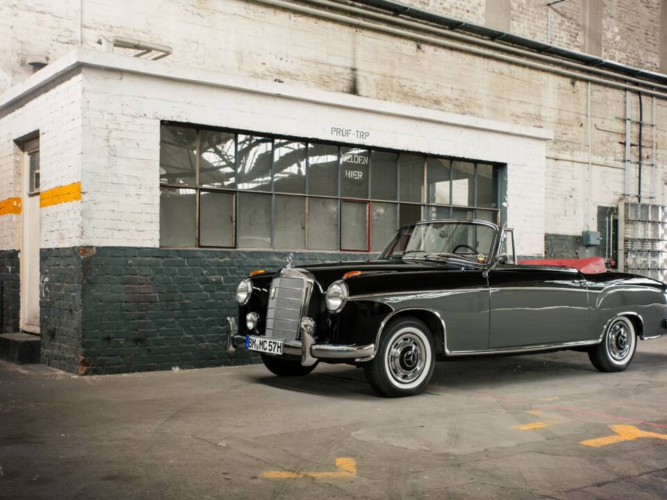 Afbeelding 3/118 van Mercedes-Benz 220 S Cabriolet (1957)