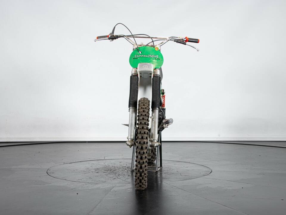 Immagine 6/50 di Montesa Cappra 250 VE (1977)