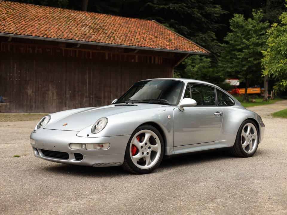 Image 4/90 de Porsche 911 Carrera 4S (1996)