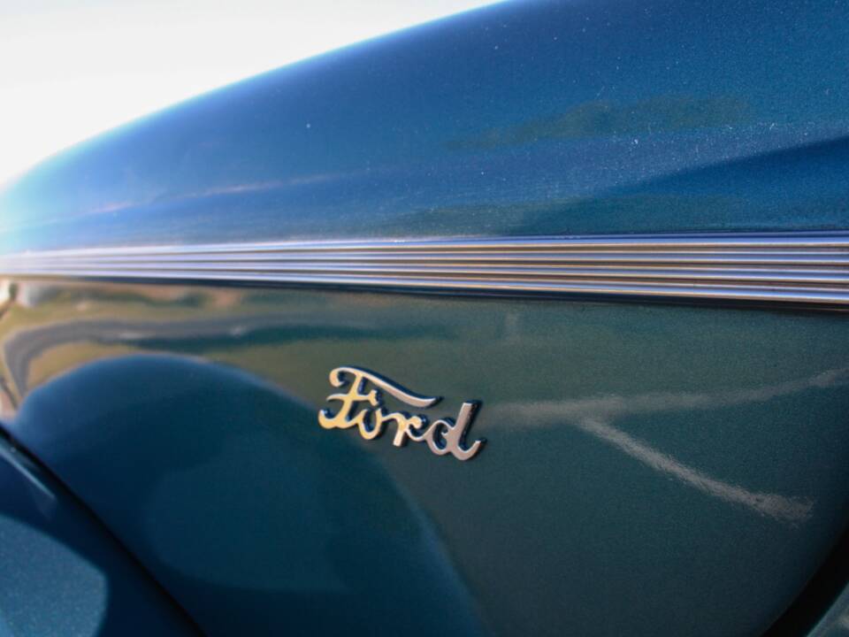 Image 9/28 of Ford Deluxe (1940)