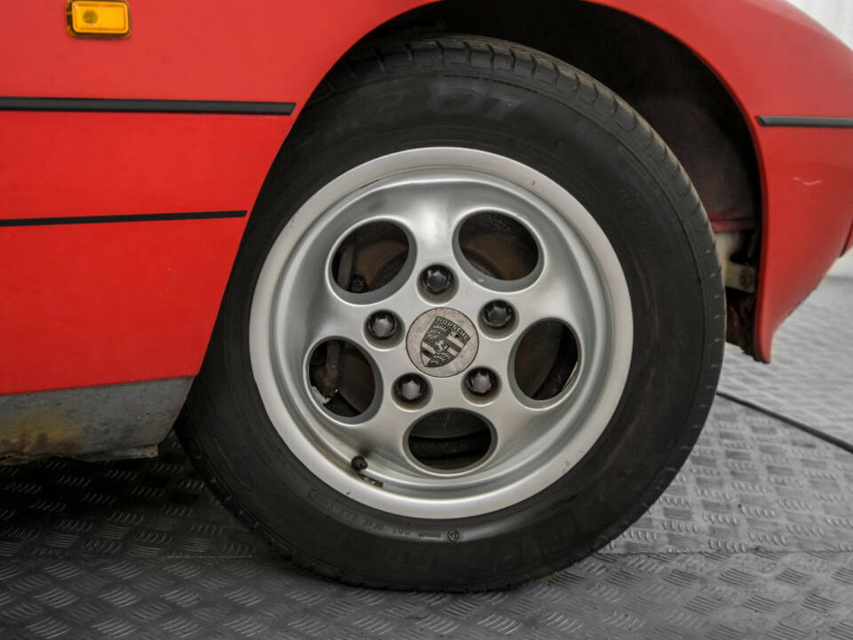 Immagine 42/50 di Porsche 924 S (1987)