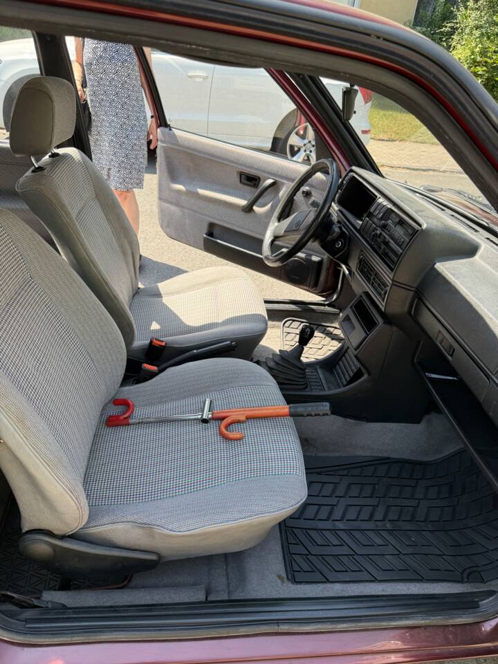 Immagine 19/27 di Volkswagen Golf Mk II 1.6 (1991)