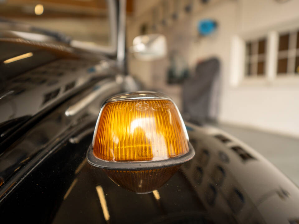 Image 15/34 of Volkswagen Beetle 1303 (1973)