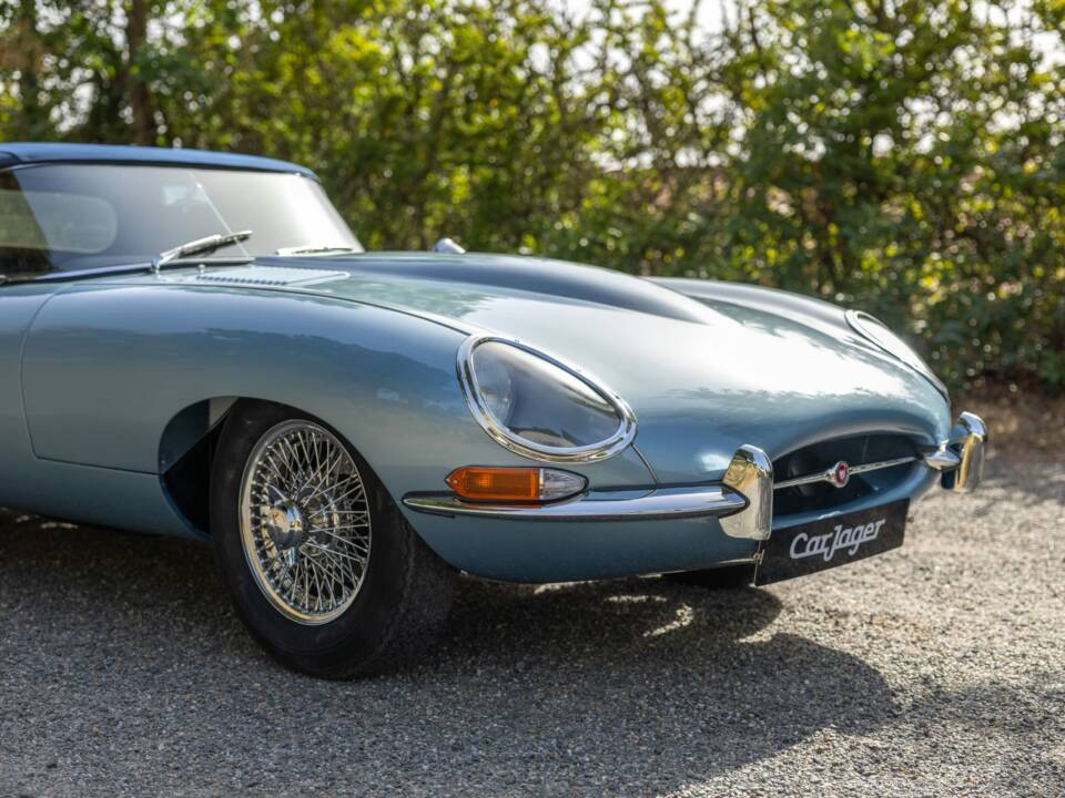 Image 14/50 de Jaguar Type E 3.8 (1964)