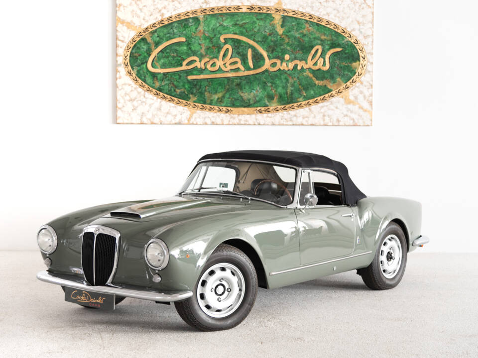 Image 2/38 de Lancia Aurelia B24 Convertible (1957)