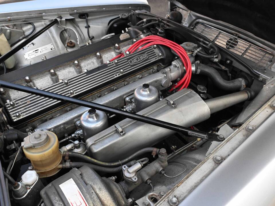 Image 5/50 of Jaguar XJ 6 4.2 (1971)