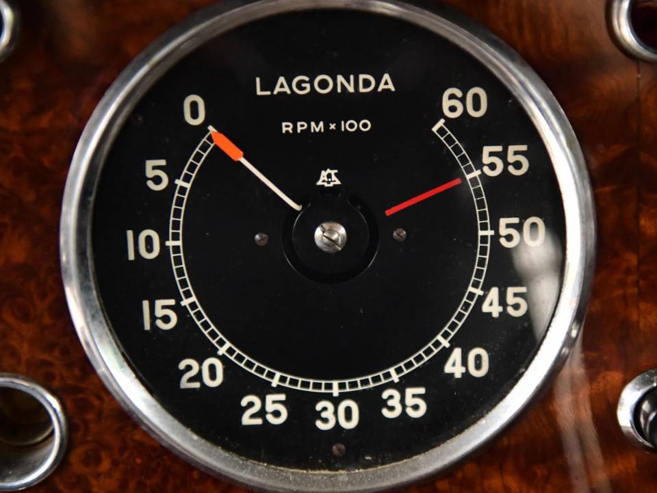 Image 35/50 of Lagonda V12 (1939)