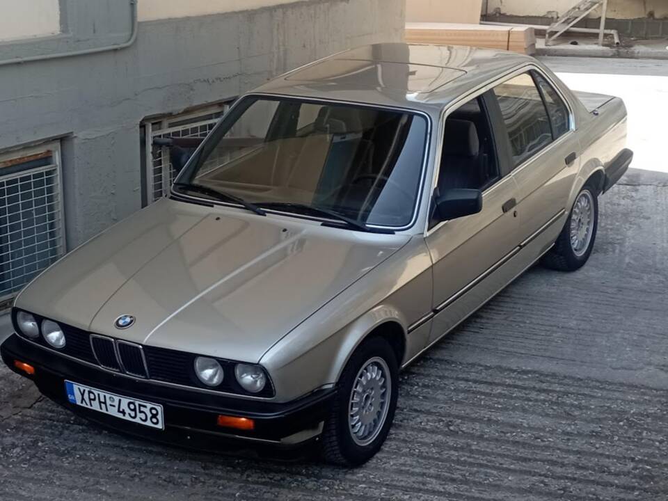 Image 1/51 of BMW 318i (1985)