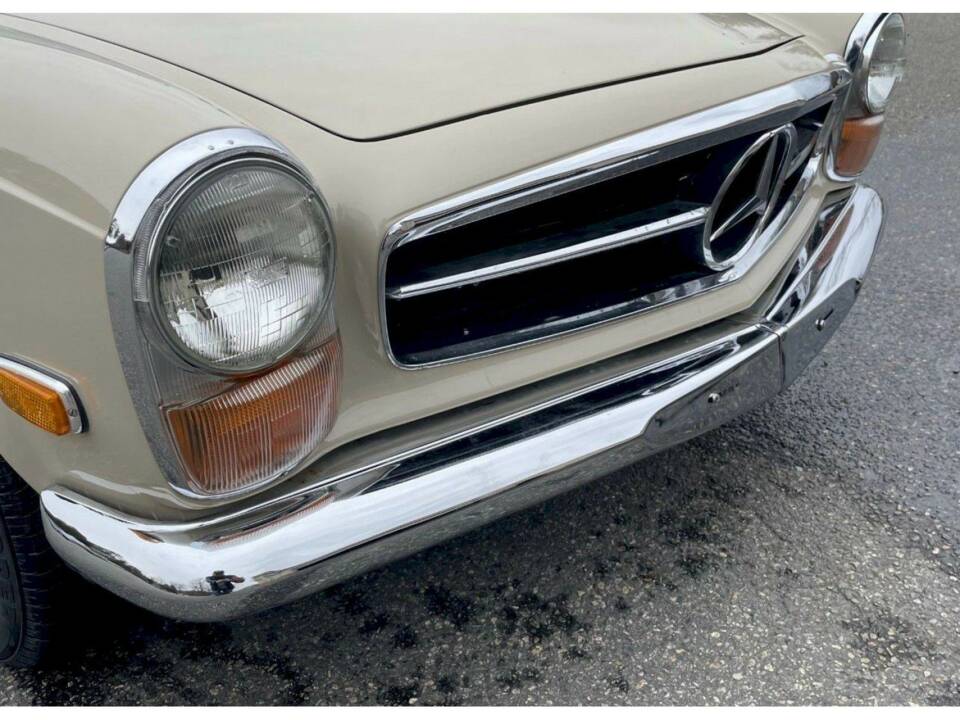 Afbeelding 16/36 van Mercedes-Benz 280 SL (1970)