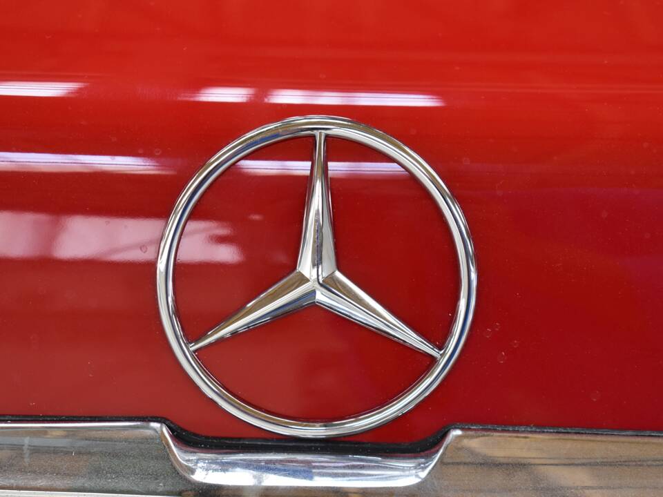 Image 27/94 of Mercedes-Benz 560 SL (1988)