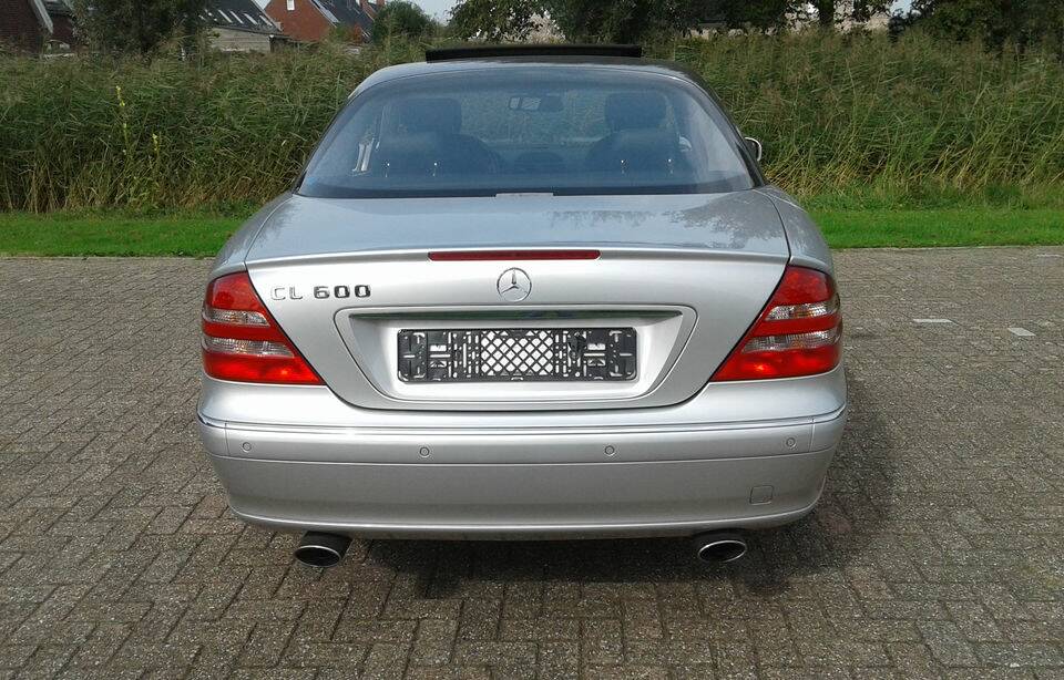 Image 7/8 of Mercedes-Benz CL 600 (2001)