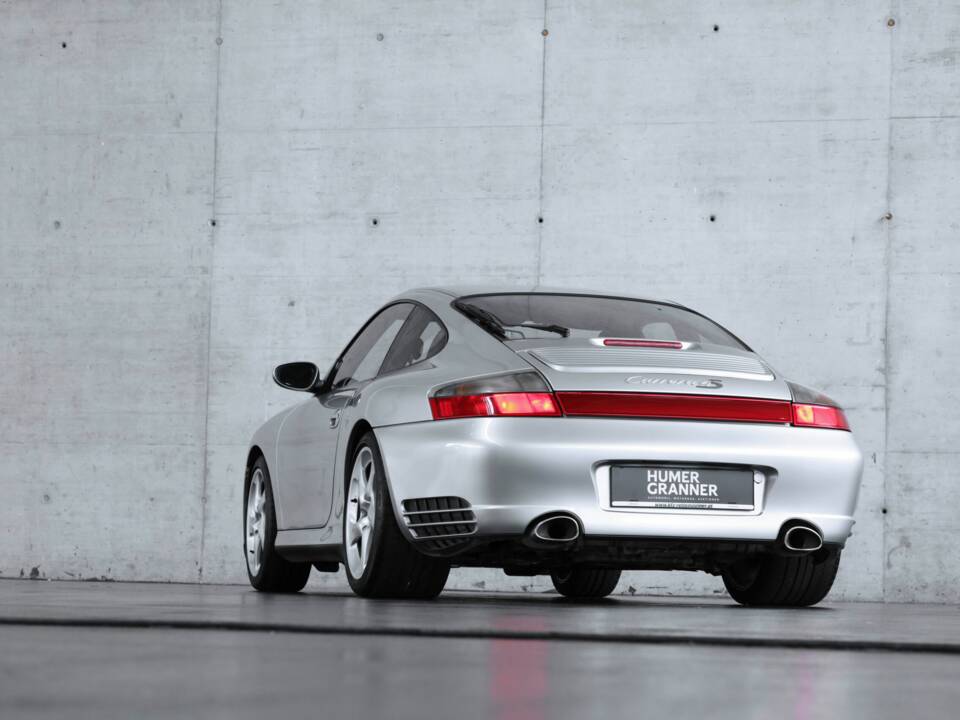Image 13/50 of Porsche 911 Carrera 4S (2004)