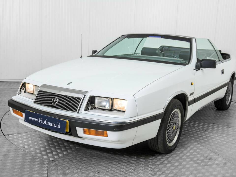 Bild 18/50 von Chrysler Le Baron 2.5 Turbo (1988)