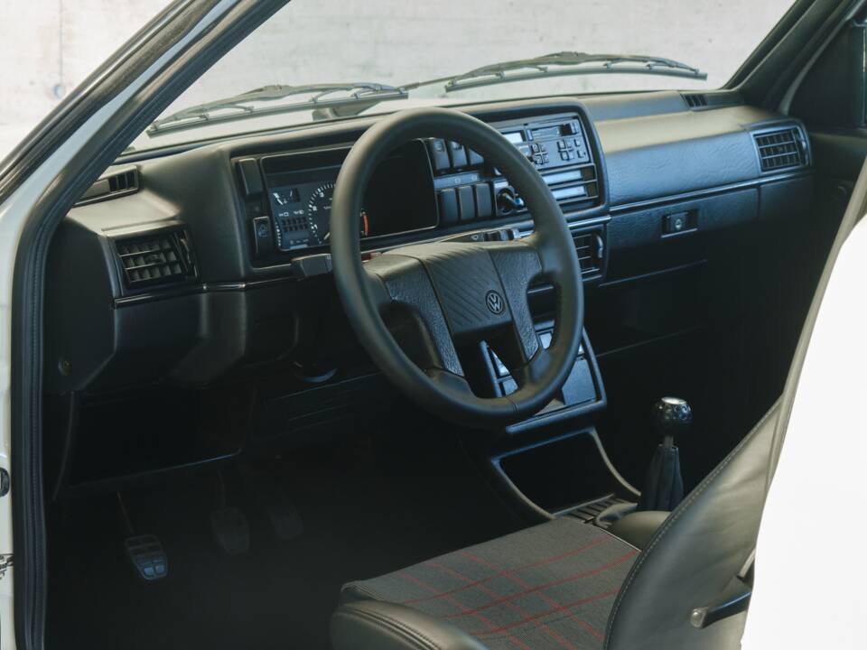 Bild 25/47 von Volkswagen Golf II Rallye 1.8 (1989)