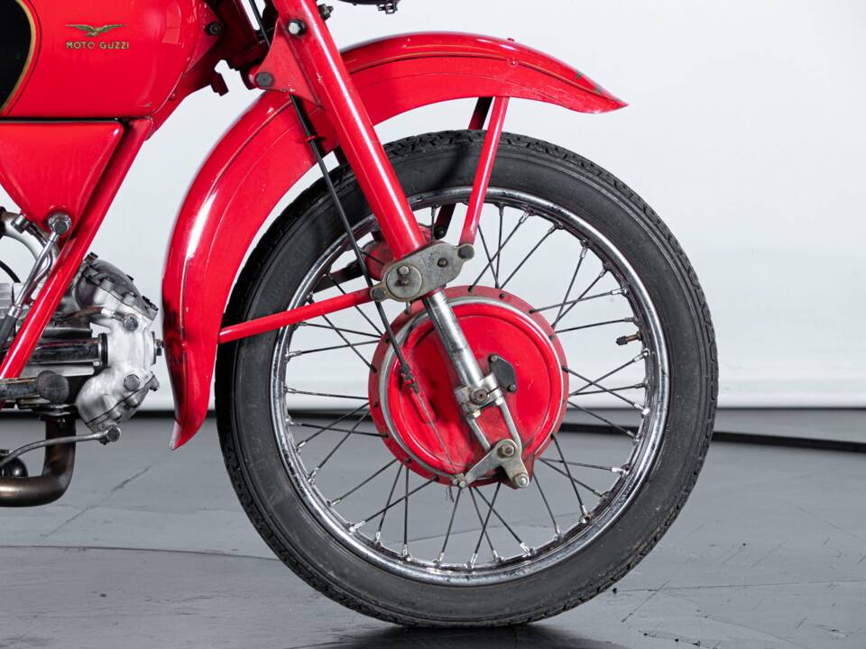 Image 38/50 of Moto Guzzi DUMMY (1955)