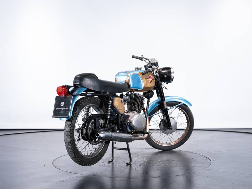 Immagine 4/50 di Gilera 125 (1967)