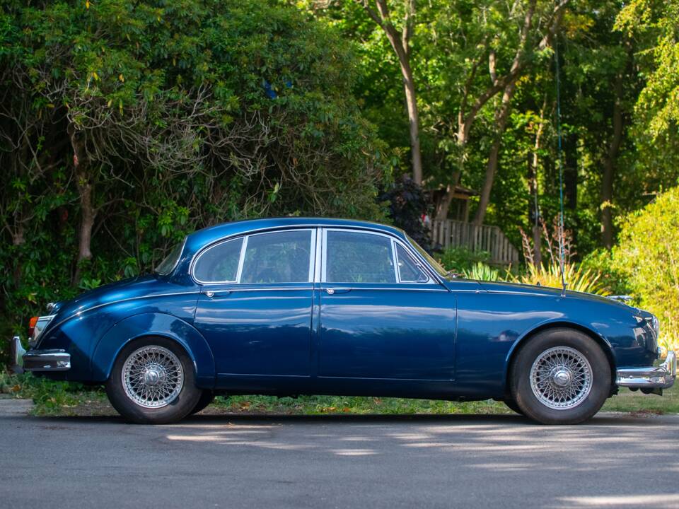 Bild 25/50 von Jaguar Mk II 2.4 (1964)