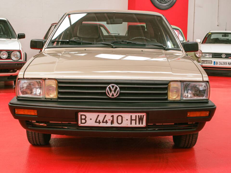 Afbeelding 4/37 van Volkswagen Passat 2.0 (1987)