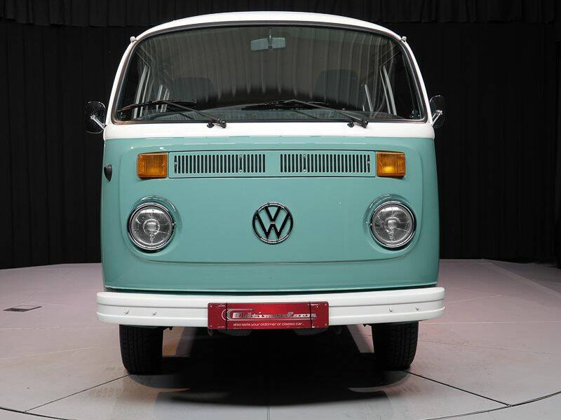 Bild 9/15 von Volkswagen T2b Kleinbus (1978)