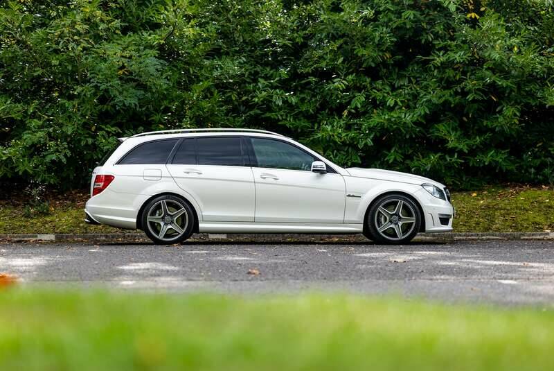 Image 5/50 de Mercedes-Benz C 63 AMG T (2013)