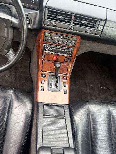 Image 26/49 de Mercedes-Benz 500 SL (1990)