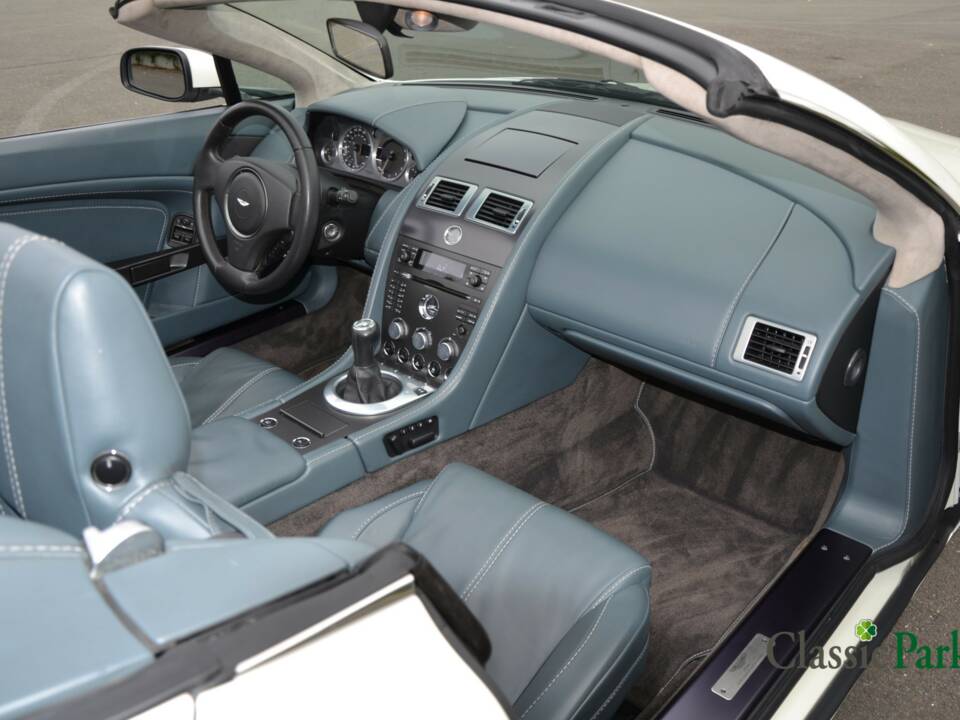 Image 31/50 of Aston Martin V8 Vantage (2007)