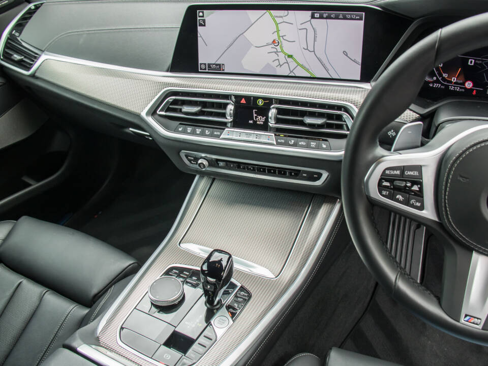 Image 21/23 of BMW X5 M50i xDrive (2022)