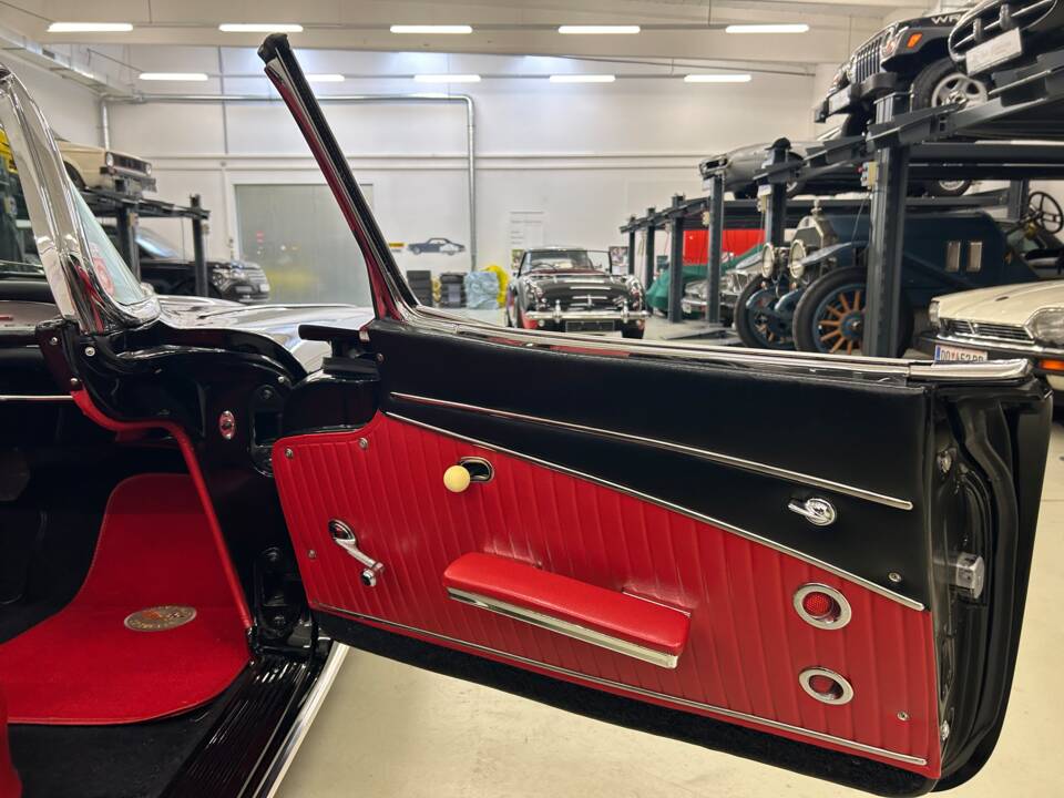 Immagine 16/24 di Chevrolet Corvette (1962)