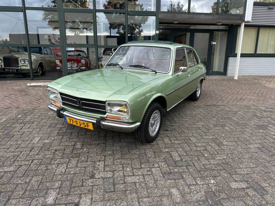 Image 3/80 of Peugeot 504 TI (1976)