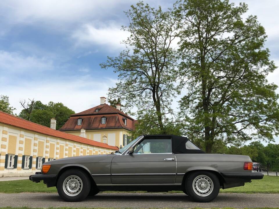 Image 74/96 of Mercedes-Benz 380 SL (1983)