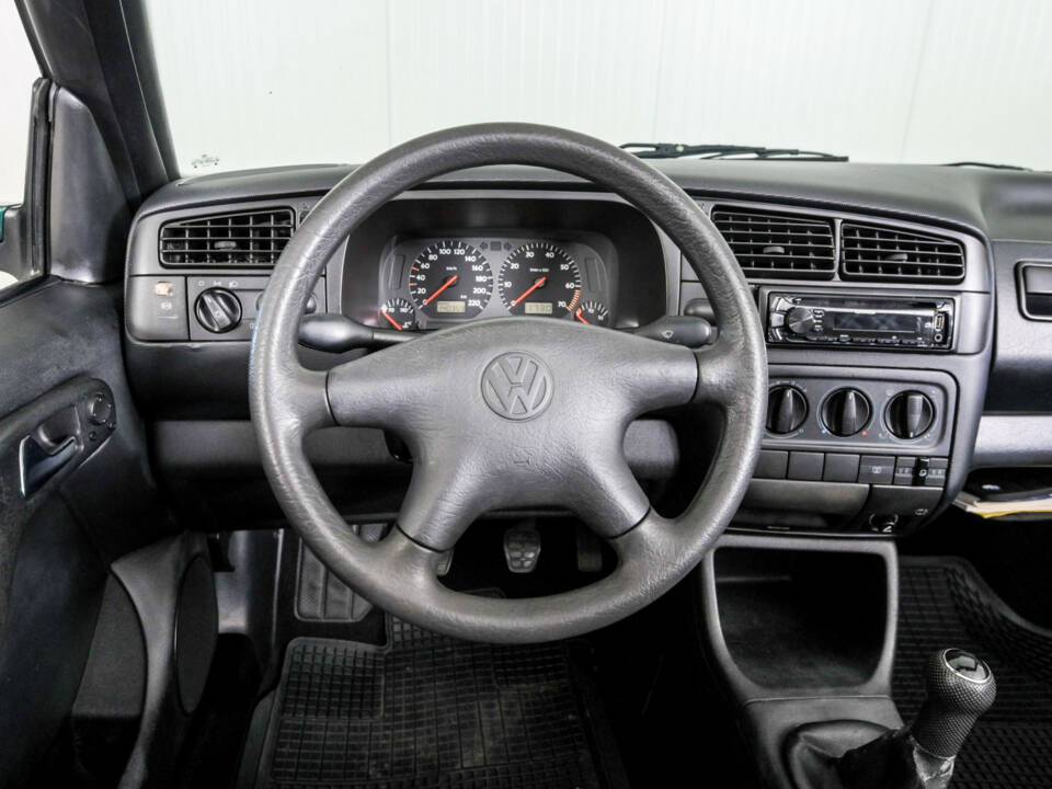 Bild 6/50 von Volkswagen Golf III Cabrio 1.8 (1998)