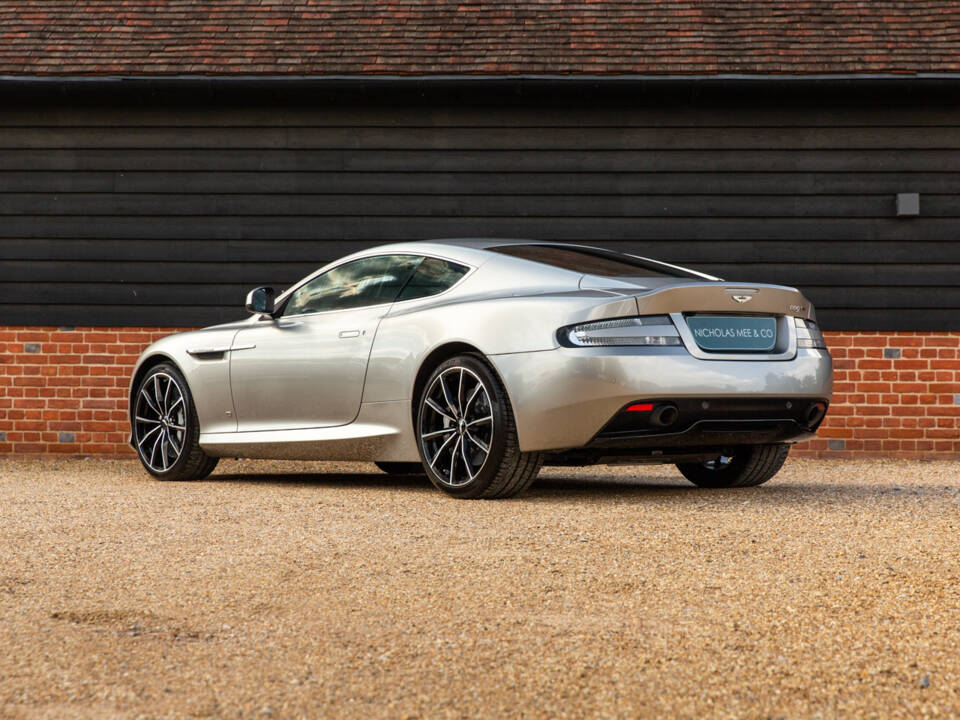 Image 38/78 de Aston Martin DB 9 GT &quot;Bond Edition&quot; (2015)