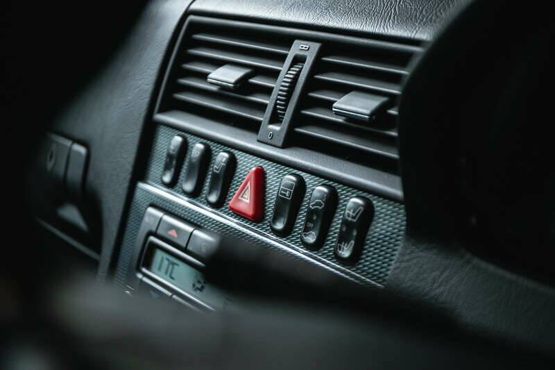 Image 15/48 of Mercedes-Benz C 55 AMG (1998)