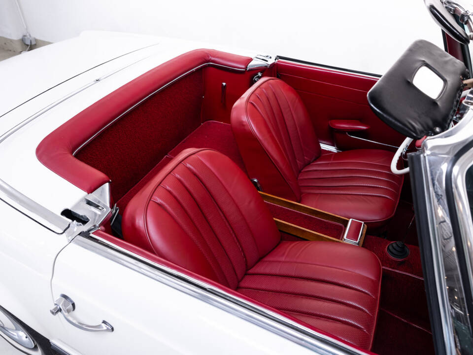 Image 20/29 de Mercedes-Benz 230 SL (1964)