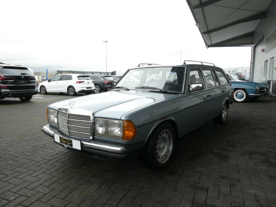 Image 3/21 of Mercedes-Benz 280 TE (1984)