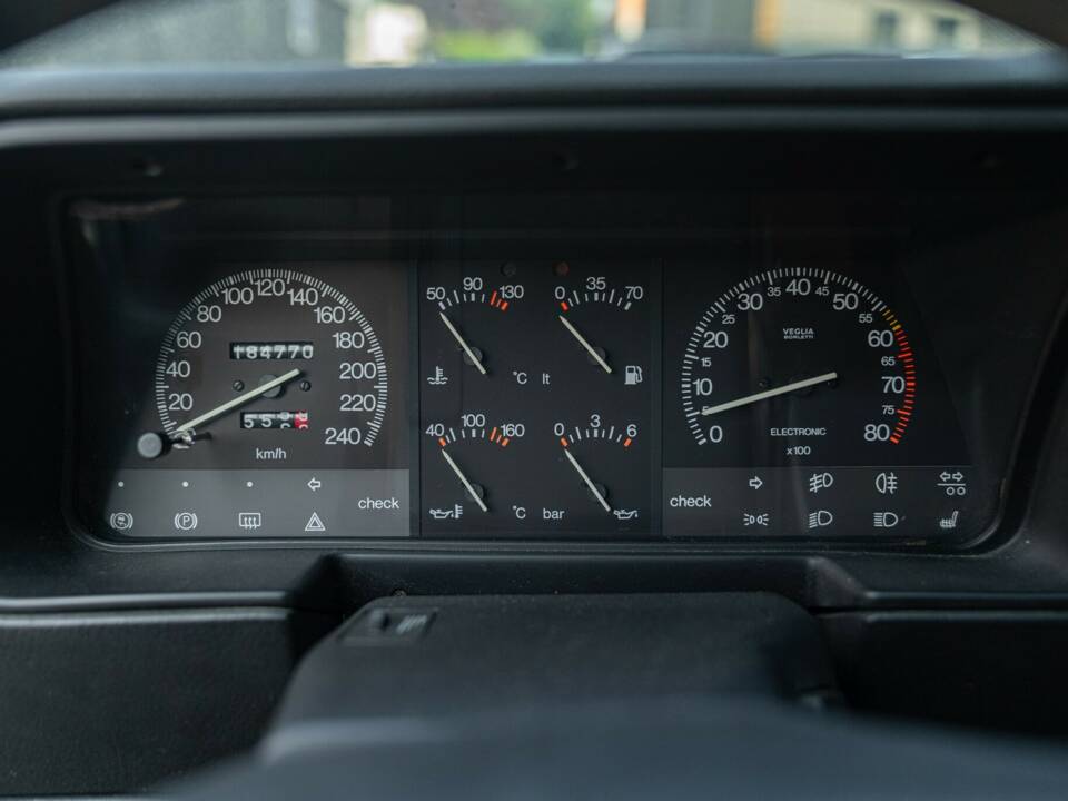 Immagine 22/42 di Lancia Thema 6V (1985)