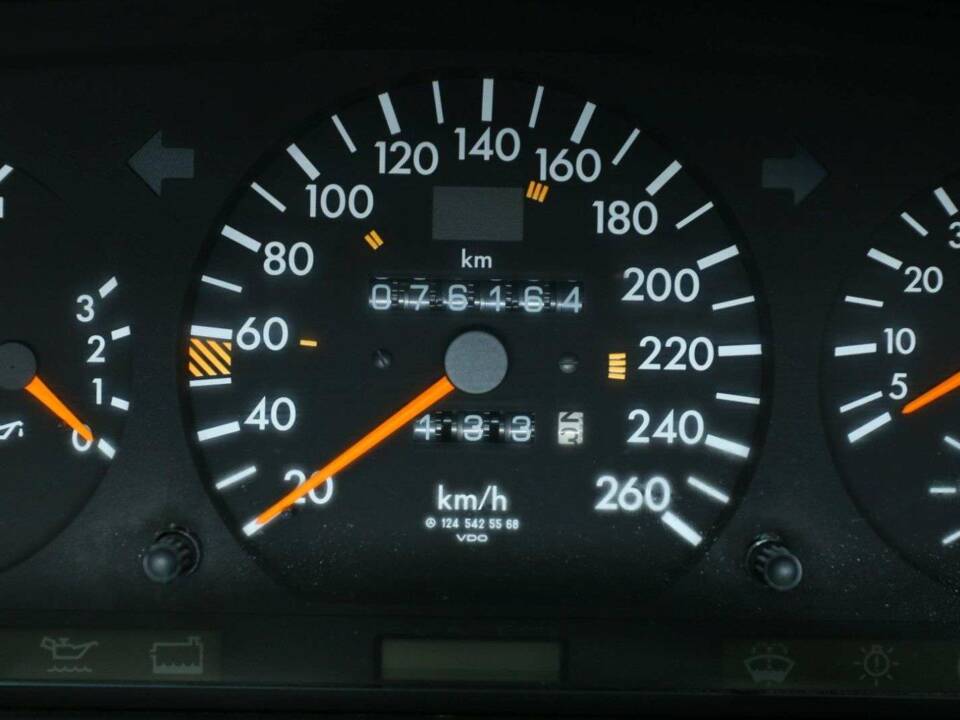 Bild 16/50 von Mercedes-Benz 300 CE-24 (1992)
