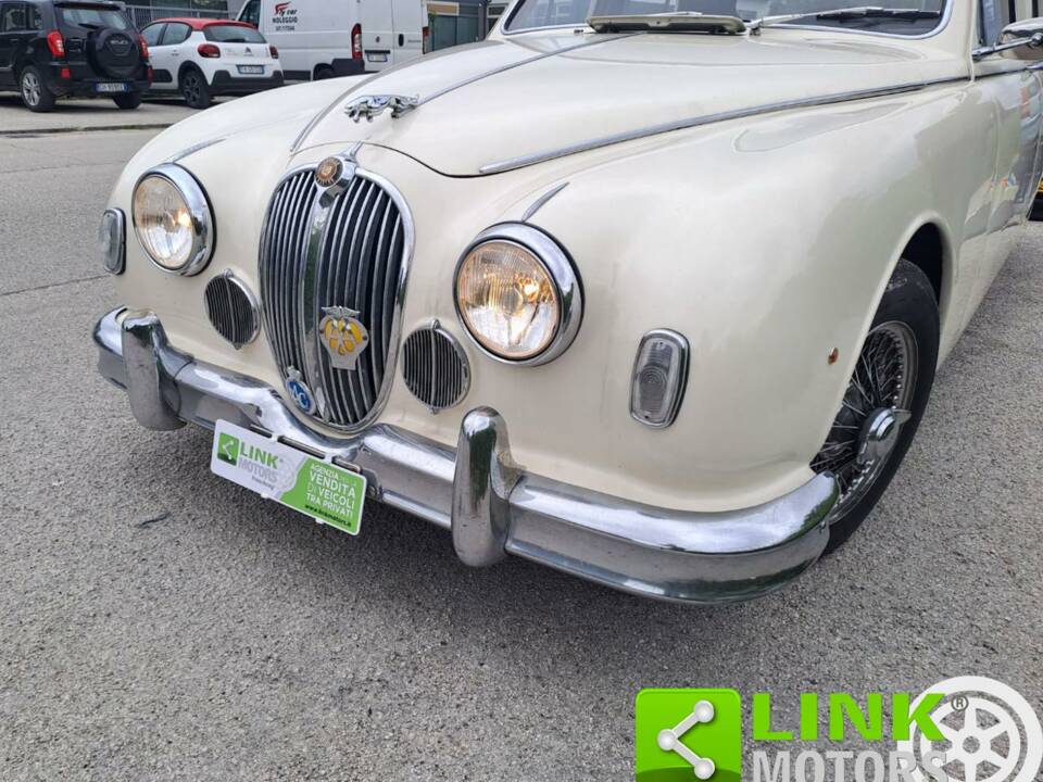Image 4/10 de Jaguar Mk II 2.4 (1959)