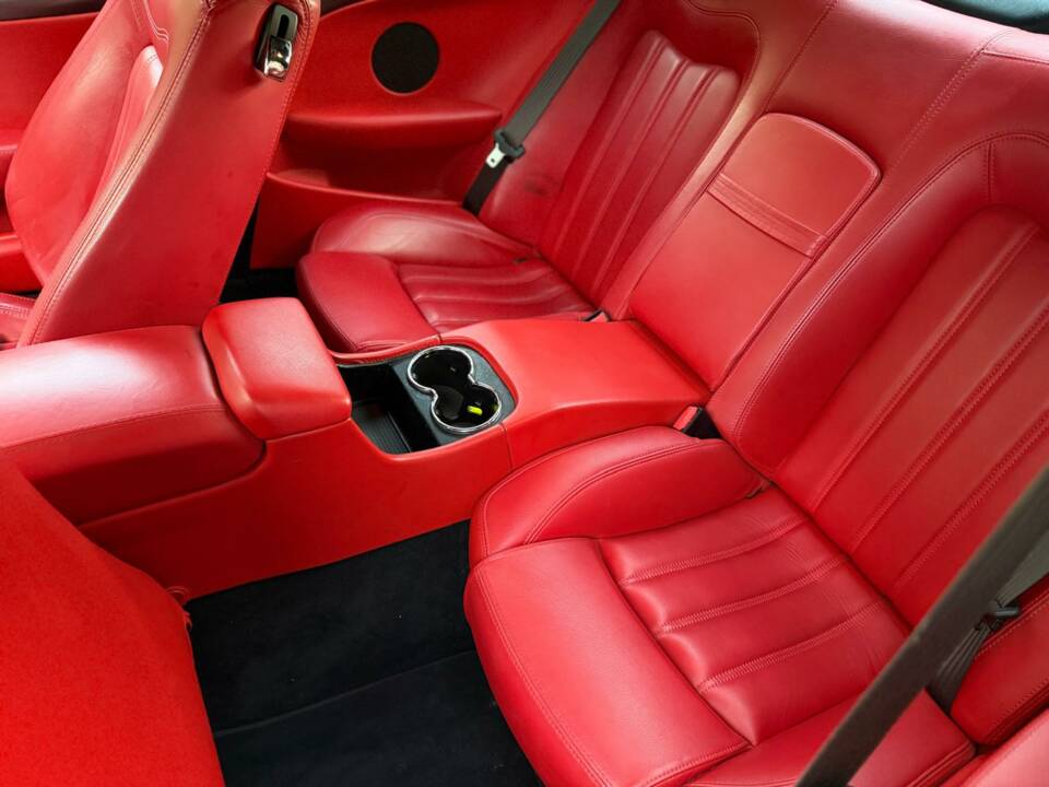 Image 11/22 of Maserati GranTurismo 4.2 (2008)